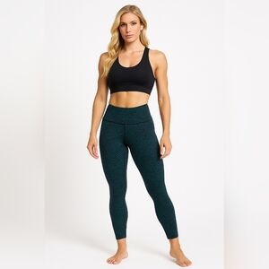 Lululemon Athletica          SIZE 6 Black and Blue Leggings